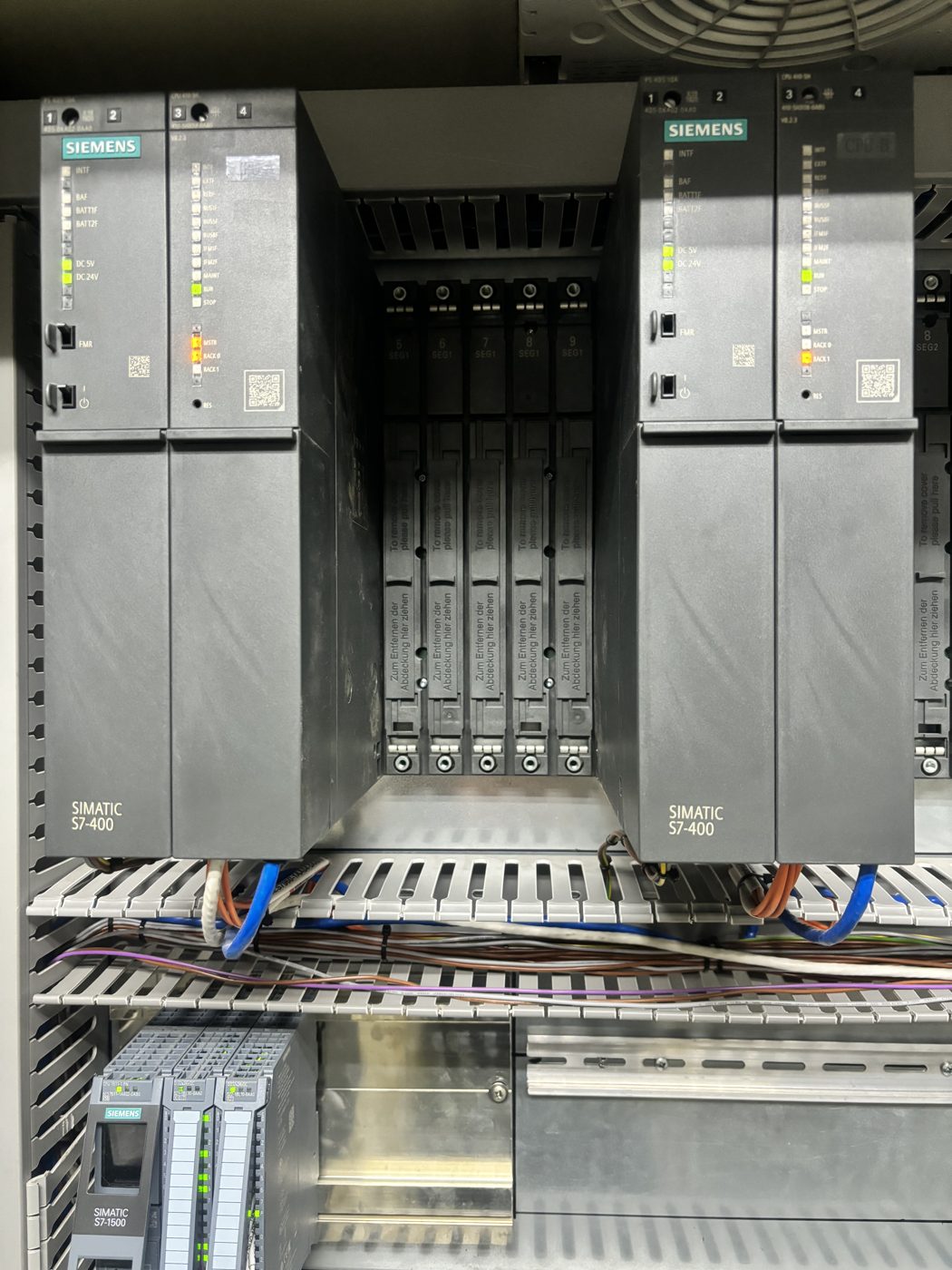 Siemens SIMATIC PCS 7 CPU 410-5H process control system in operation